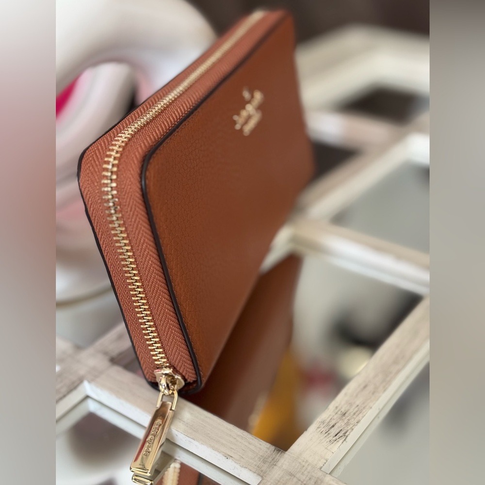 Kate Spade Brown Leather Zip Around Long Wallet - Picture 3 of 6